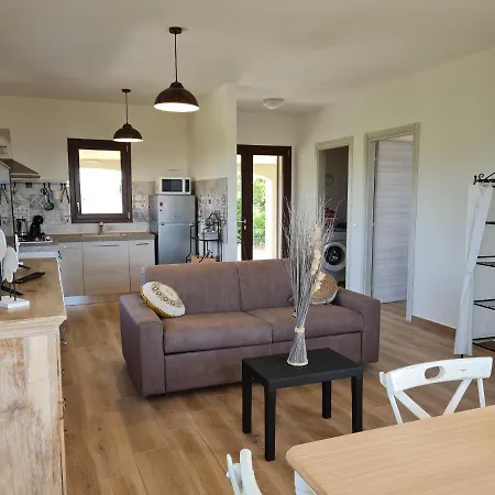Dom wakacyjny - House With Panoramic View Immersed In Full Nature
