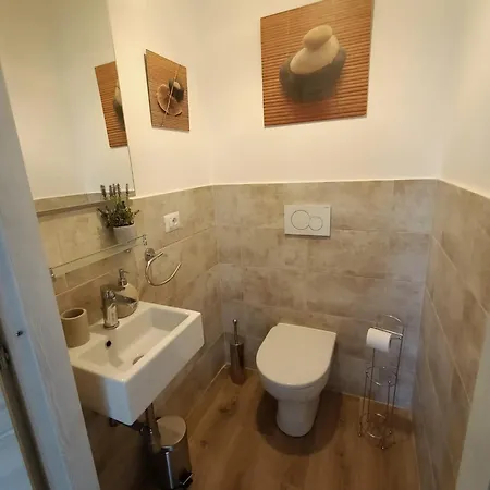Dom wakacyjny - House With Panoramic View Immersed In Full Nature