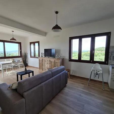 - House With Panoramic View Immersed In Full Nature Nyaraló