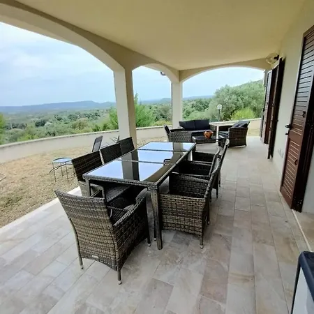 - House With Panoramic View Immersed In Full Nature Nyaraló *