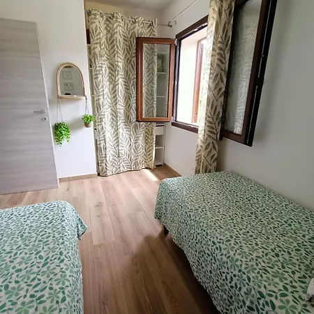 Dom wakacyjny - House With Panoramic View Immersed In Full Nature *